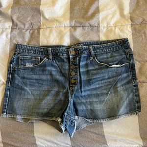 Universal Thread Shorts